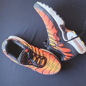 Youth size 7 sunset Nike airmax